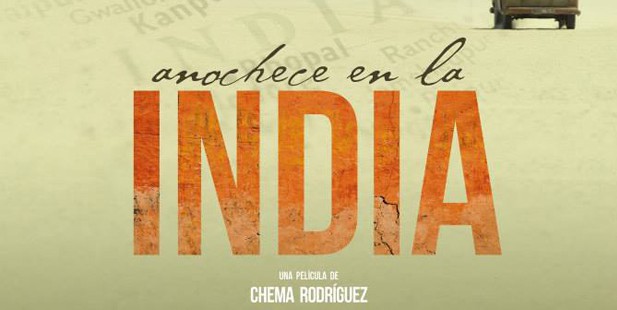 Póster de Anochece en la India