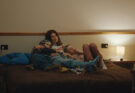 Una nueva identidad. Trailer para A Happy Family